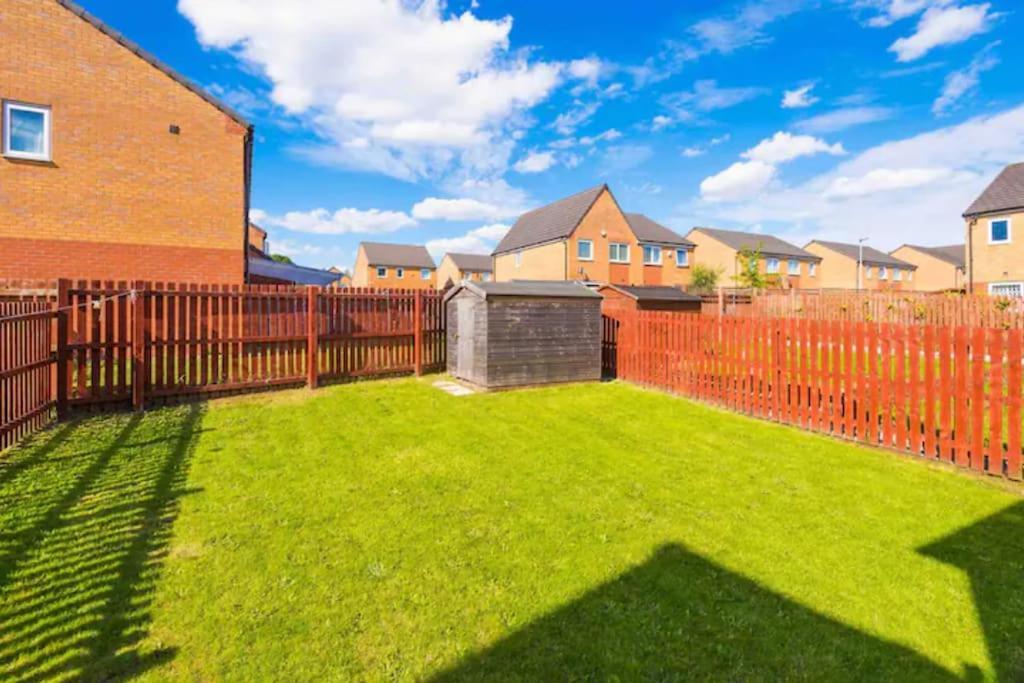 Spacious 5 Bedroom Home Hosted By Mcr Dens Manchester Eksteriør bilde